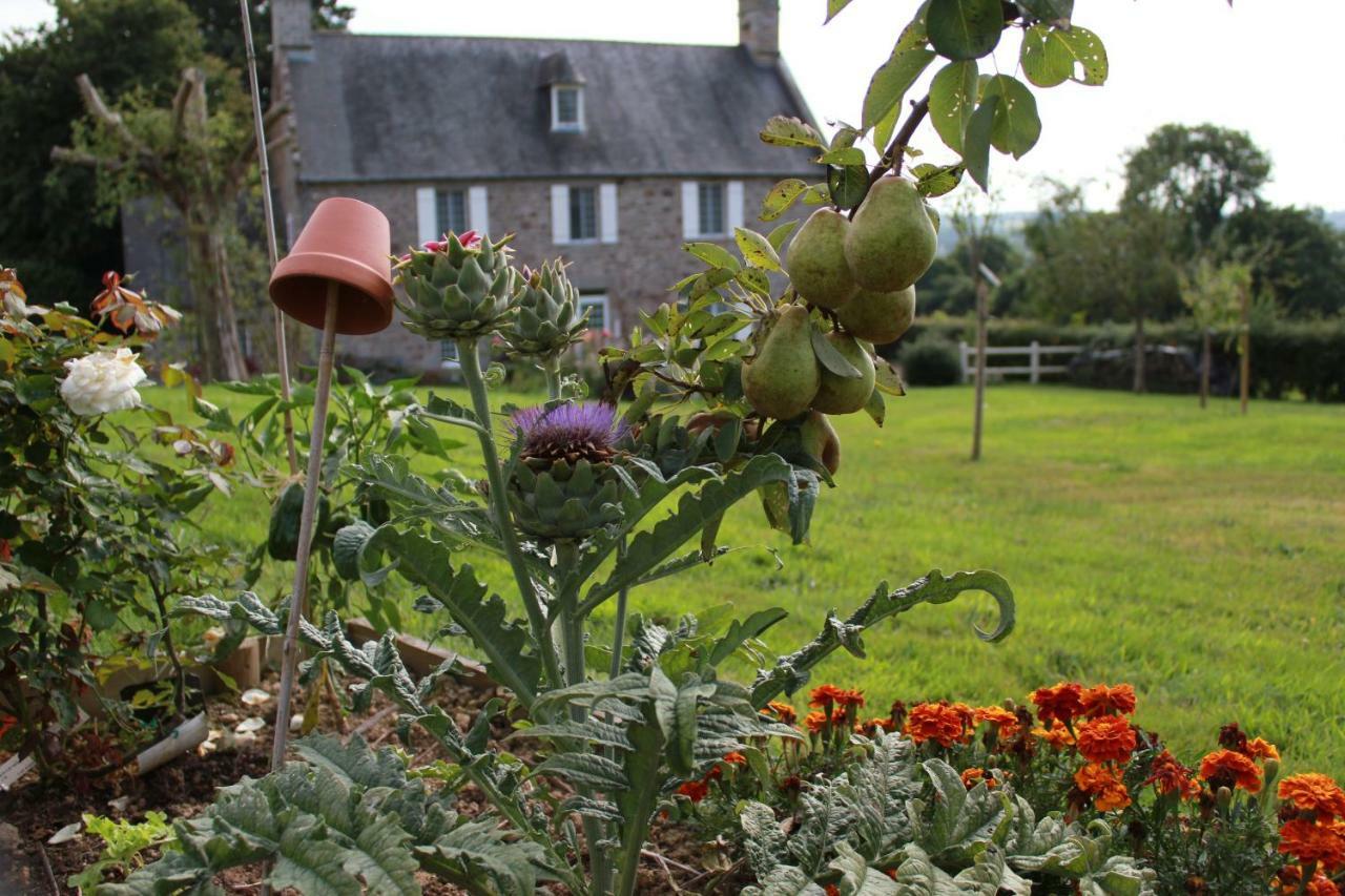 Bed and Breakfast Les Goubelins La Lande-d'Airou Экстерьер фото